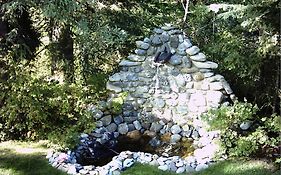 Redwood Meadows Bed And Breakfast